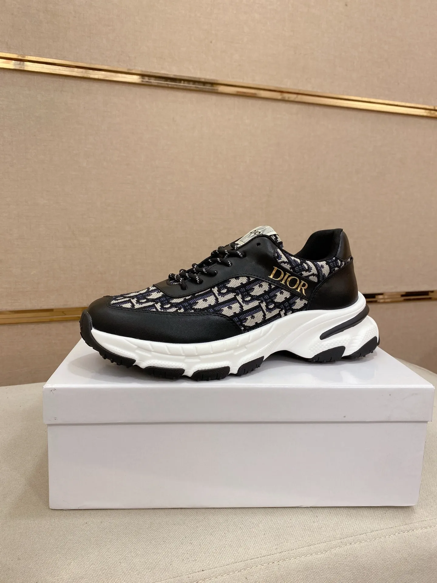 Men's clothing and shoes 442💰🇮🇹🇮🇹Dior d The new model is on sale at the same time at the counter. The upper 🇮🇹 is imported Italian first-layer cowhide, and the lining is fully imported sheepskin 💪💪. It is a complete 1⃣️ to 1⃣️ replica 🇮🇹💪💪, ⚠ Sole: The original sole is specially provided by the original factory. The exclusive movable molded sole is super comfortable. ⚠Original factory single goods, 🔍🔍high quality, you can enter and leave the counter at will, welcome to compare⚠. Code number: 38-44. Can be customized for 45 non-refundable.